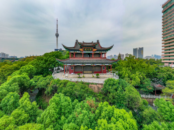 航拍中国湖北武汉晴川阁景区