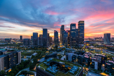 中国广东深圳前海CBD天际线日落火烧云