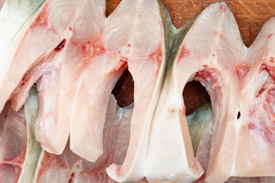 准备晒太阳风干的鱼干