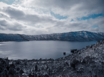 日本青森县十和田湖航拍