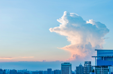 中国广州城市天空积雨云夕阳晚霞风光