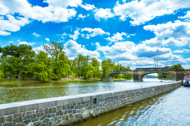 捷克共和国布拉格市伏尔塔瓦河沿岸风光