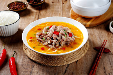 一碗满满的金汤肥牛片