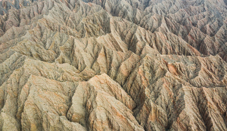 中国新疆红土石林地貌航拍