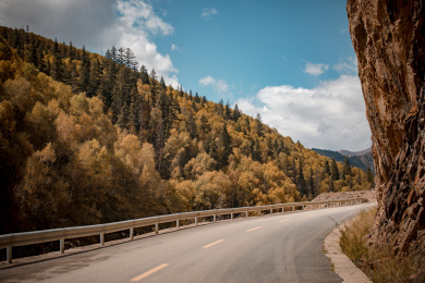 中国西藏昌都地区的山路与县道