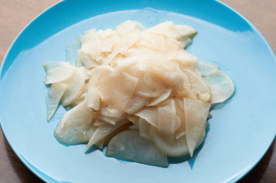 一盘清甜爽嫩的清炒白萝卜片