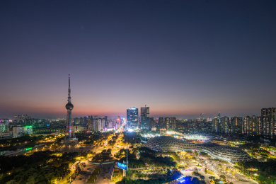 佛山电视塔和岭南明珠体育馆城市天际线夜景