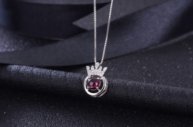 镁铝石榴石天然宝石白金皇冠女士吊坠项链