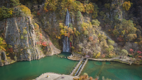 航拍辽宁本溪桓仁龙溪谷风景区