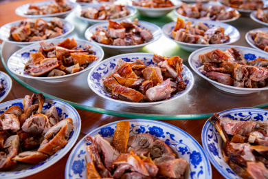 农村宴席上的徽菜菜品