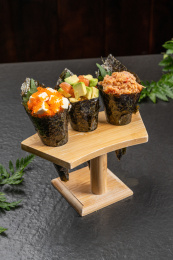 日式料理寿司手卷拼盘组合