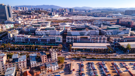 航拍昆明斗南亚洲最大鲜花市场