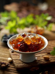 泡发后的桃胶