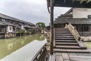 浙江嘉兴乌镇东栅江南水乡老桥水流