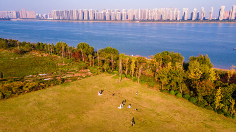 长沙湘江岸边建筑风光