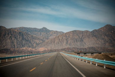 中国新疆吐鲁番巴州阿拉沟的风光