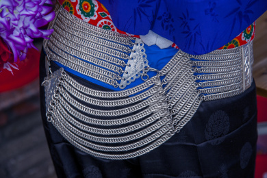 大岞惠安女民俗风情园里惠安女的银腰带