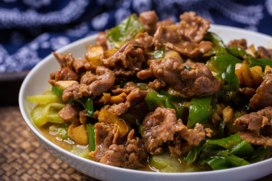 牛肉炒苦瓜美食