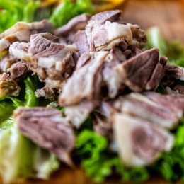 中国传统特色美食手扒肉手抓羊肉特写镜头