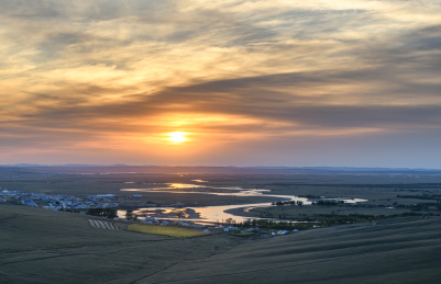 内蒙古呼伦贝尔黑山头日落风光