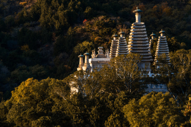 北京碧云寺金刚宝座塔秋天风光