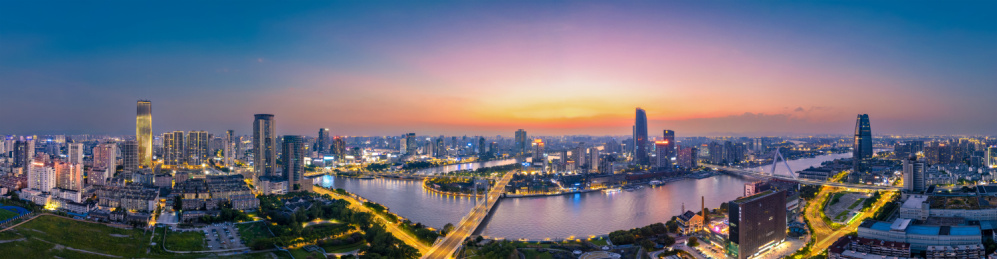 浙江省宁波三江口老外滩夜景