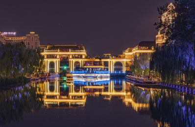 北京亮马桥游船码头夜景