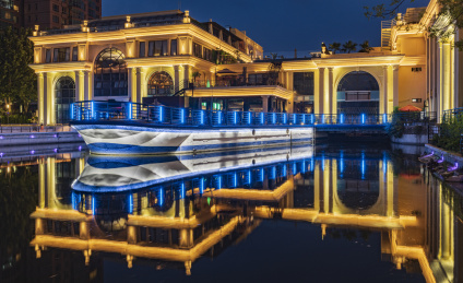 北京亮马桥游船码头夜景
