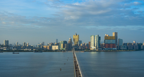 亚洲中国澳门跨海大桥澳门半岛全景