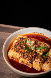 云南特色美食蒸臭豆腐特写镜头