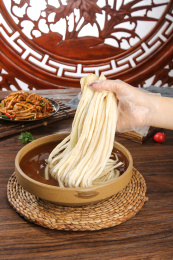 木底上的干萝卜条