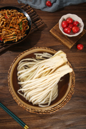 木底上的干萝卜条