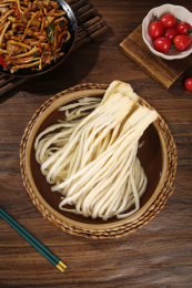 木底上的干萝卜条