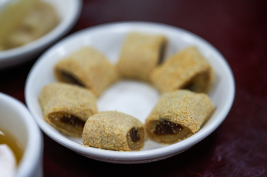 一碟老北京传统甜点小吃，驴打滚