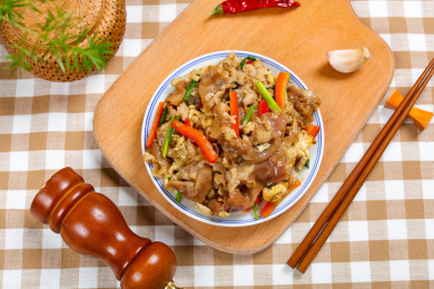 香辣美味特色菜肥羊卷炒鸡蛋