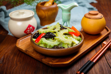 家常小炒菜肴小木耳炒凉瓜