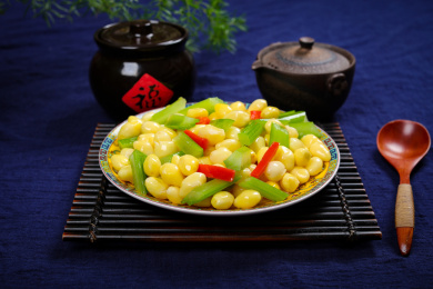 美味素食素菜小炒西芹银杏仁