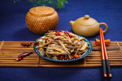 香辣美味下酒菜油炸小鱼干