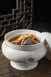 乌鸡虫草鹿鞭枸杞当归滋补汤