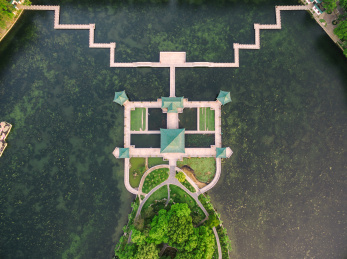 武汉东湖风景区听涛阁碧塘观鱼景区