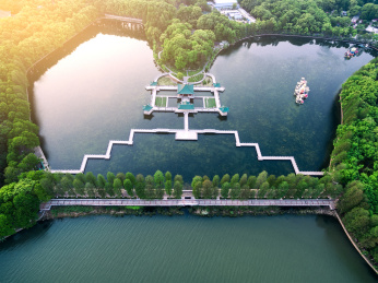 武汉东湖风景区听涛阁碧塘观鱼景区
