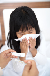 发烧的孩子检测抗原