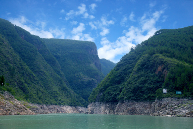 巫山大宁河小三峡之一“滴翠峡峡口”