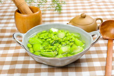 素食菜肴素菜汤蚕豆仁丝瓜汤