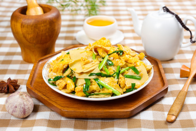 营养美味家常菜鸡蛋炒豆腐皮