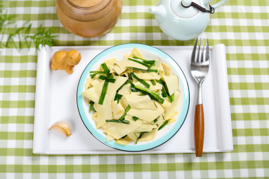 素食菜肴美食韭菜炒豆腐皮