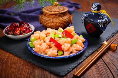 家常小炒菜肴芹菜炒鱼滑