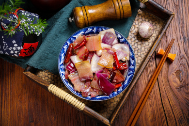 香辣美味下酒菜洋葱炒腊肉