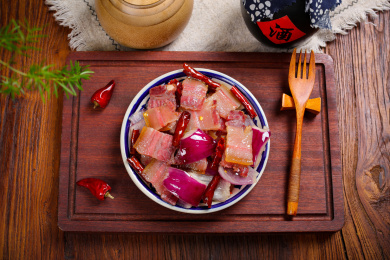 特色农家菜小炒洋葱咸肉