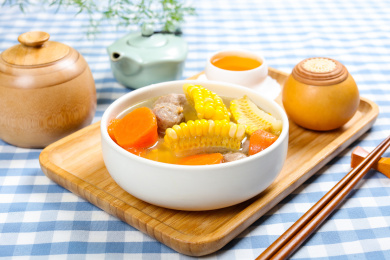 营养美味家常菜胡萝卜玉米牛肉丸汤